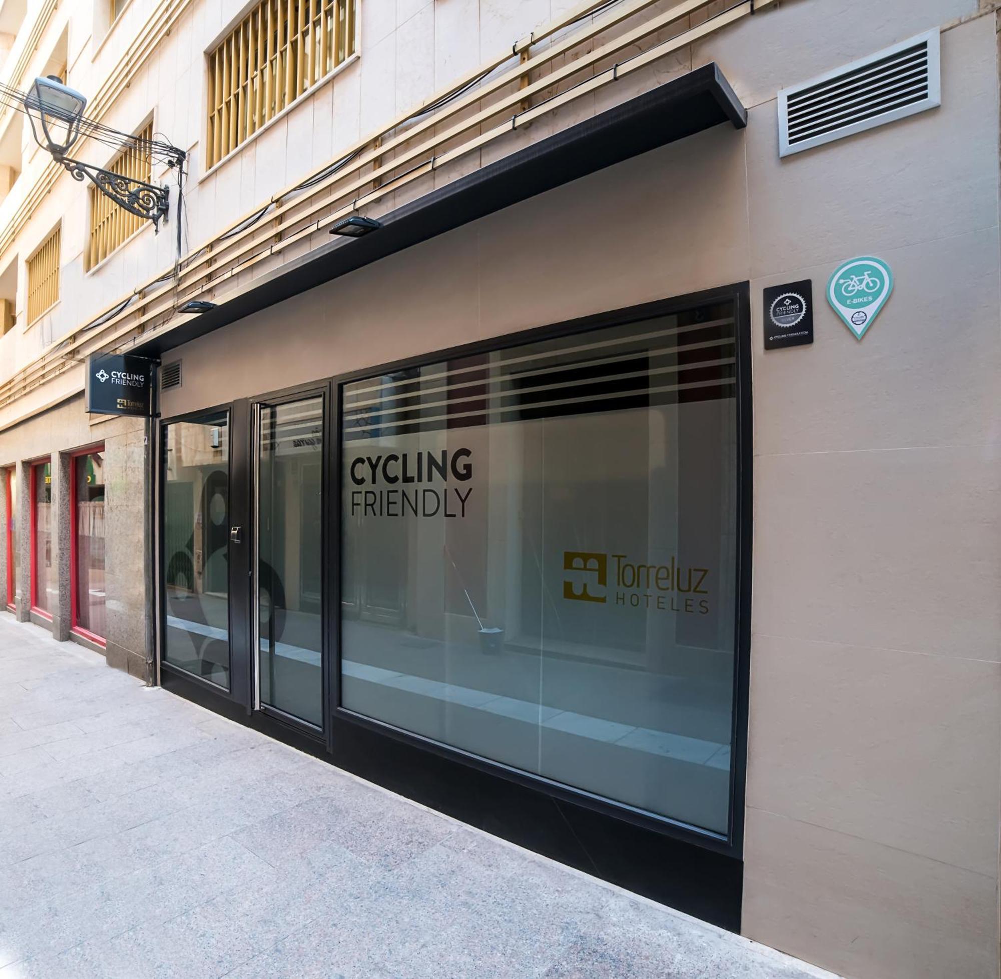 Torreluz Suites Almeria Bagian luar foto