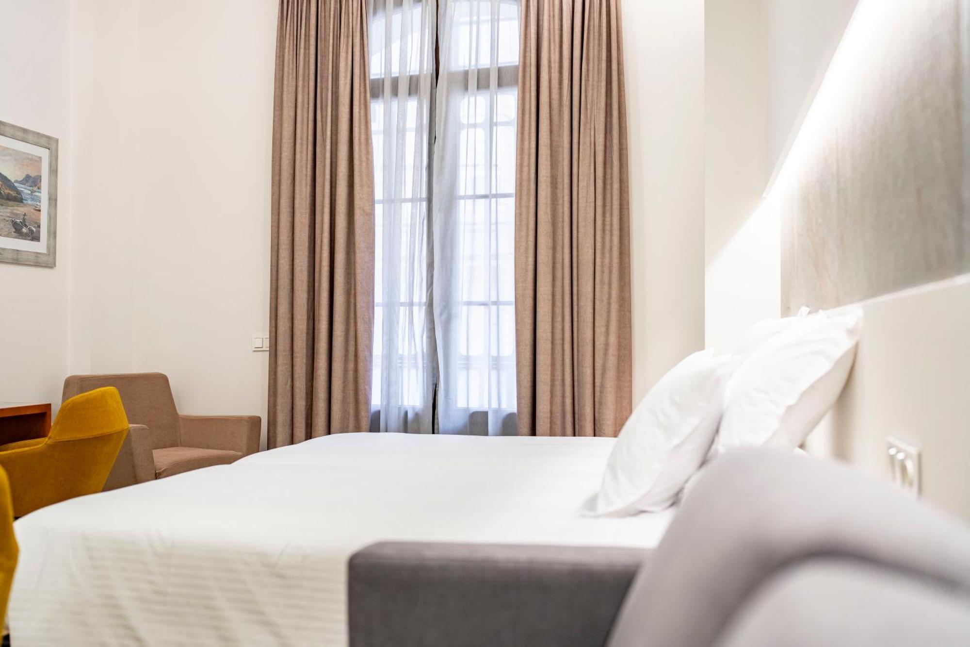 Torreluz Suites Almeria Bagian luar foto