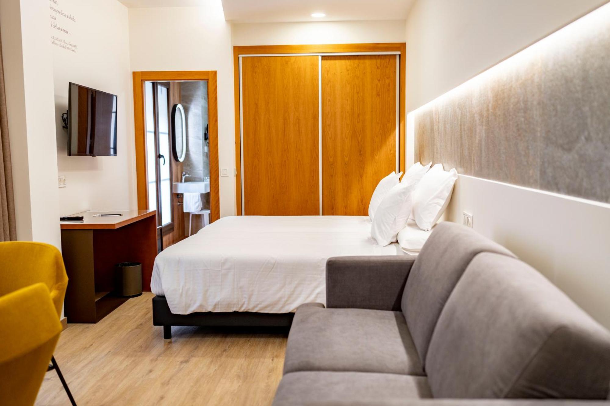 Torreluz Suites Almeria Bagian luar foto