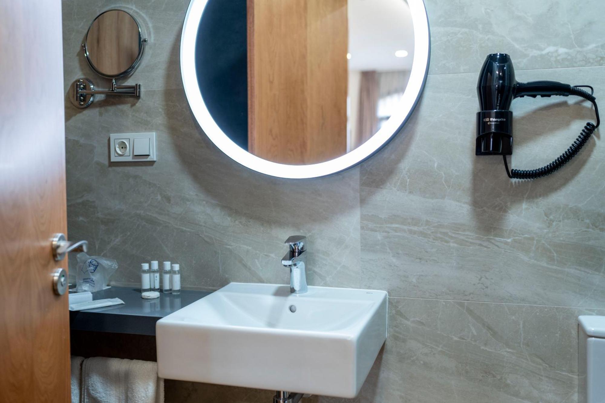 Torreluz Suites Almeria Bagian luar foto