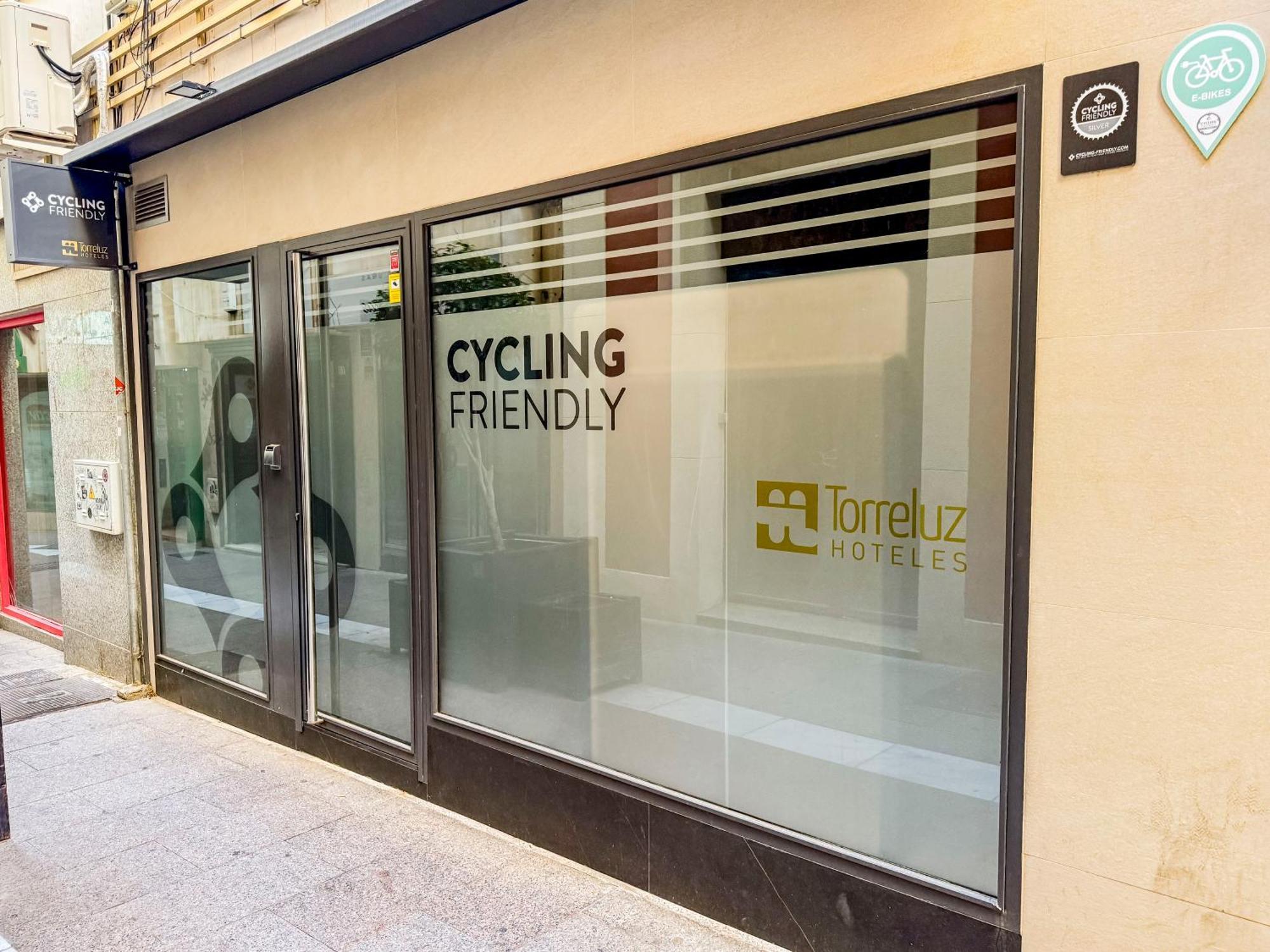 Torreluz Suites Almeria Bagian luar foto