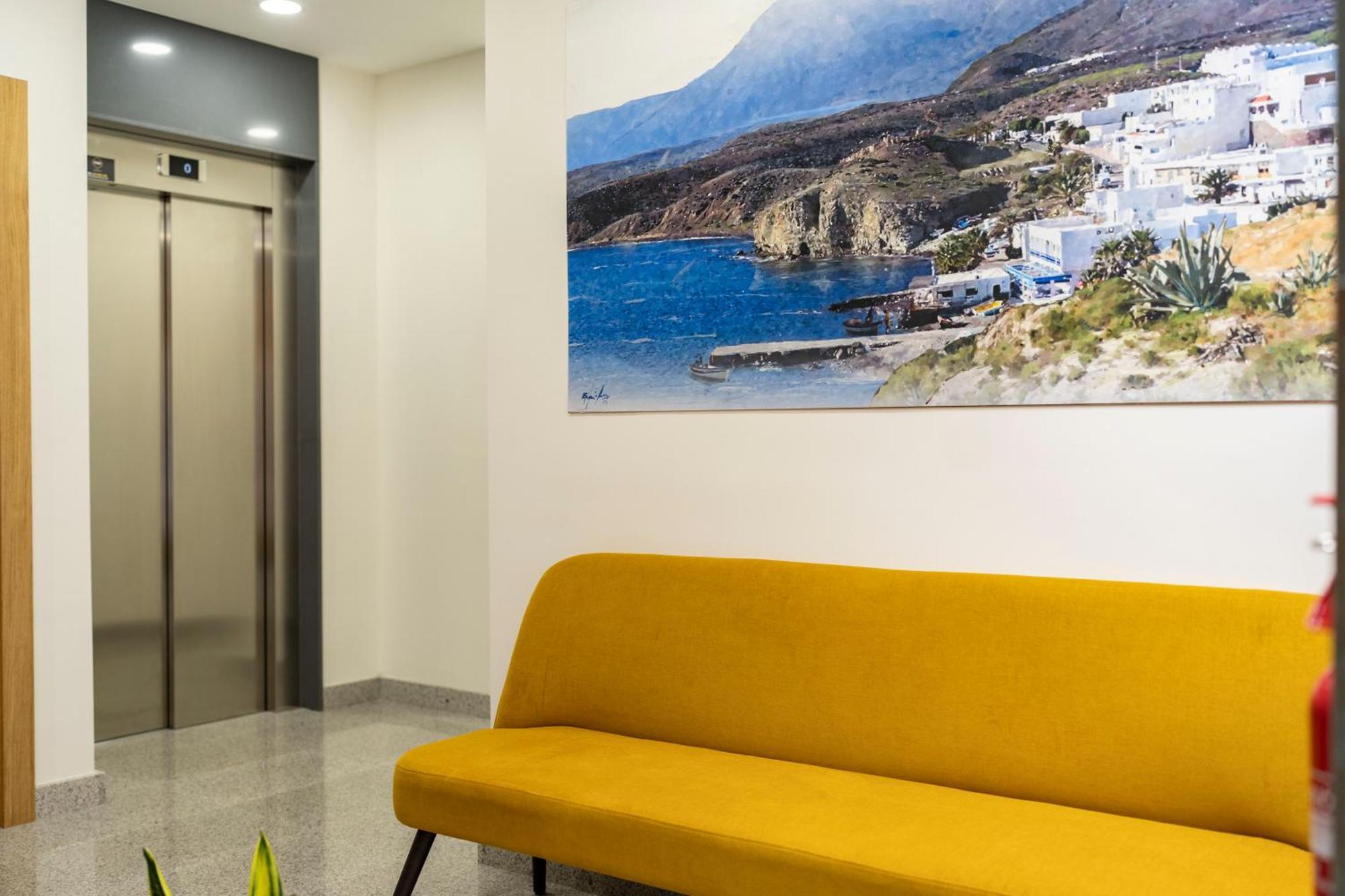 Torreluz Suites Almeria Bagian luar foto